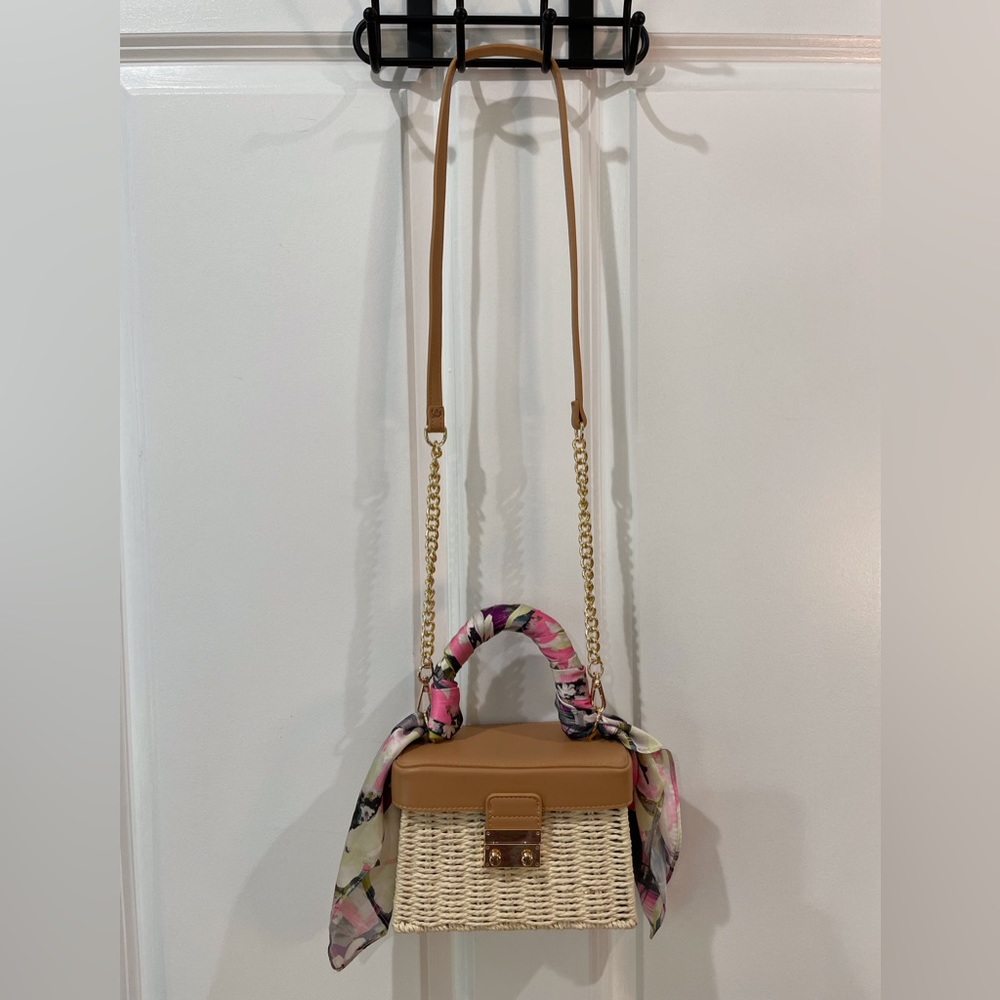 💕Adorable Mini Straw Crossbody Purse with Scarf - Picture 9 of 10